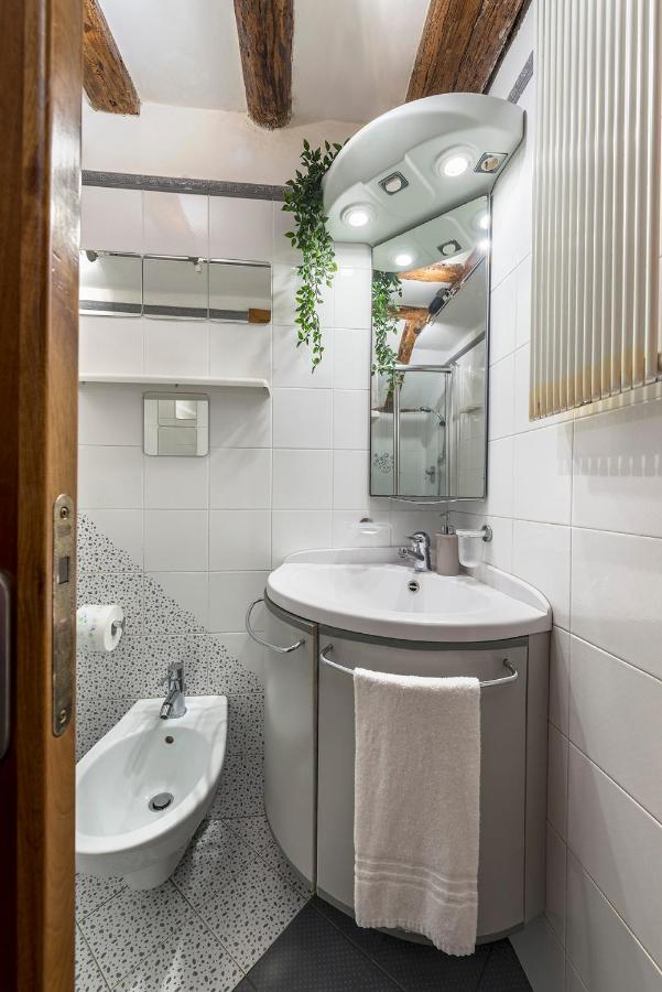 Piccolo - Cozy Studio In The Heart Of Authentic Венеція Екстер'єр фото
